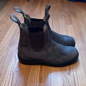 Blundstone Boots (style classics #585)